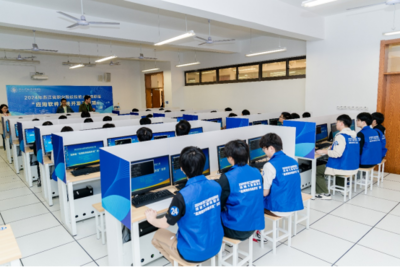 浙江軟件開發(fā)新篇章 省職業(yè)院校技能大賽高職組“應用軟件系統(tǒng)開發(fā)”賽項在浙工貿(mào)成功舉辦